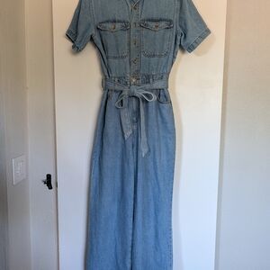 Universal Thread Light Blue Denim Short-Sleeve Jumpsuit with Tie Waist